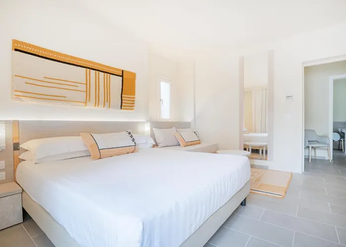 Felix - La Coluccia 酒店