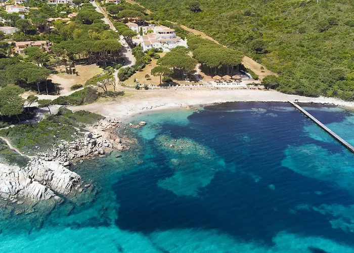 Felix - La Coluccia 酒店