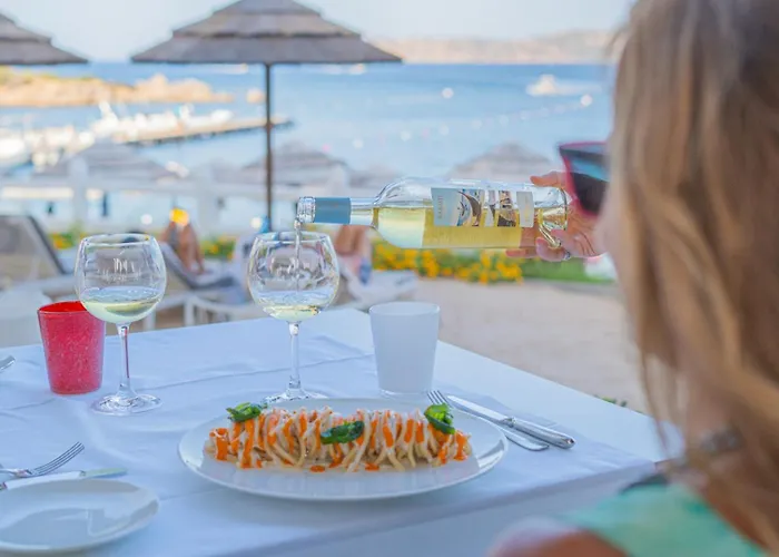 Felix - La Coluccia 酒店