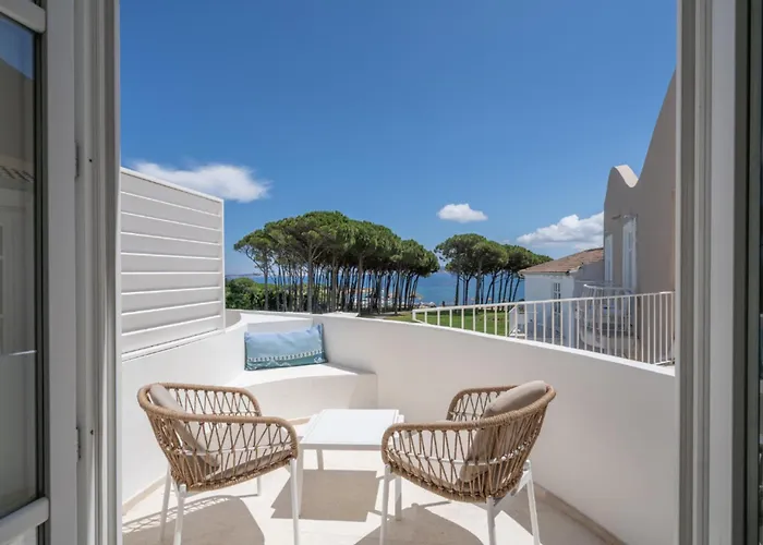 Felix - La Coluccia 酒店